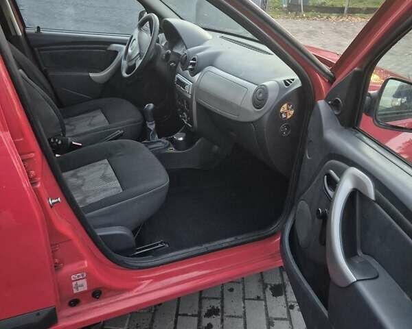 Дачия Сандеро 2009 в Киверцы на Automoto.ua Красный Дачия Сандеро, объемом двигателя 1.4 л и пробегом 156 тыс. км за 3999 $, фото 9 на Automoto.ua
