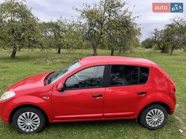 Красный Дачия Сандеро, объемом двигателя 1.4 л и пробегом 175 тыс. км за 3650 $, фото 2 на Automoto.ua