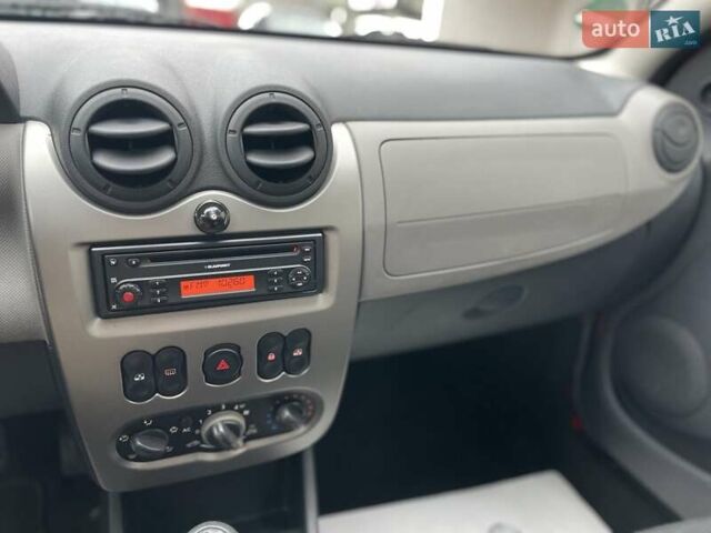 Красный Дачия Сандеро, объемом двигателя 1.2 л и пробегом 205 тыс. км за 4800 $, фото 16 на Automoto.ua