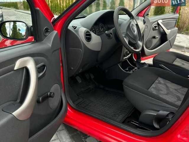 Дачія Sandero 2009 у Луцьку на Automoto.ua Червоний Дачія Sandero, об'ємом двигуна 1.4 л та пробігом 212 тис. км за 3950 $, фото 25 на Automoto.ua