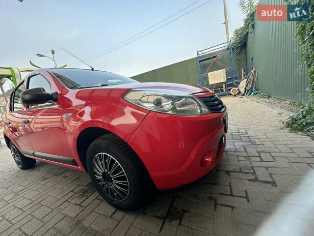 Червоний Дачія Sandero, об'ємом двигуна 1.4 л та пробігом 182 тис. км за 4300 $, фото 1 на Automoto.ua