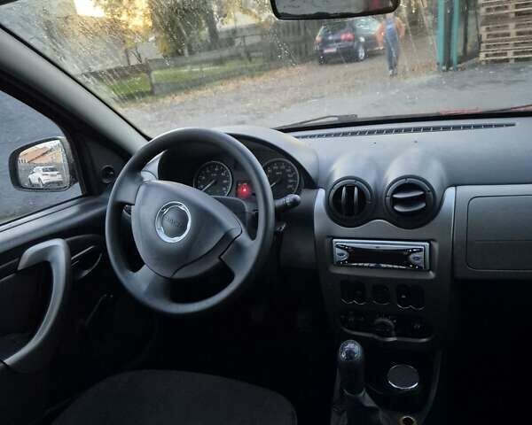 Дачия Сандеро 2009 в Киверцы на Automoto.ua Красный Дачия Сандеро, объемом двигателя 1.4 л и пробегом 156 тыс. км за 3999 $, фото 2 на Automoto.ua