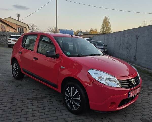 Дачия Сандеро 2009 в Киверцы на Automoto.ua Красный Дачия Сандеро, объемом двигателя 1.4 л и пробегом 156 тыс. км за 3999 $, фото 5 на Automoto.ua