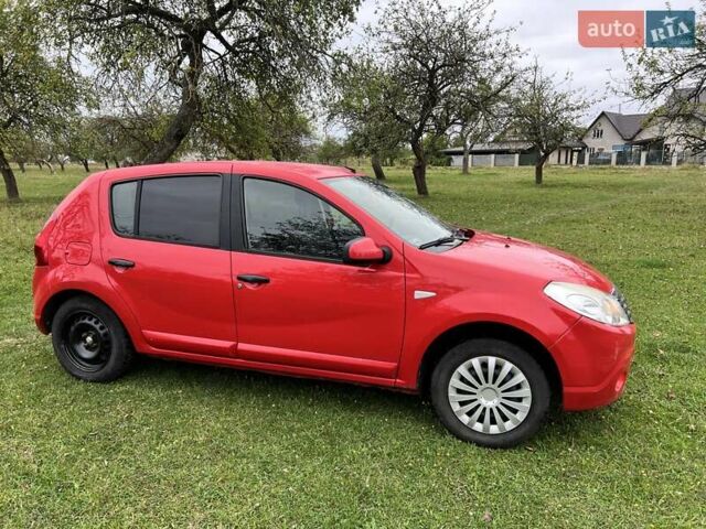 Красный Дачия Сандеро, объемом двигателя 1.4 л и пробегом 175 тыс. км за 3650 $, фото 1 на Automoto.ua