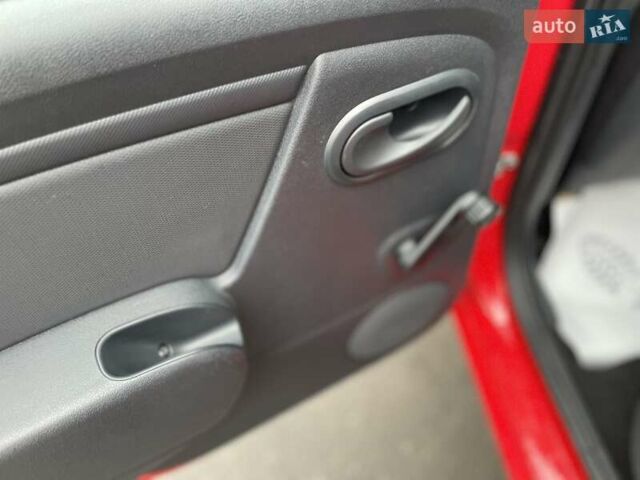 Красный Дачия Сандеро, объемом двигателя 1.2 л и пробегом 205 тыс. км за 4800 $, фото 22 на Automoto.ua