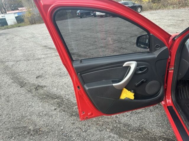 Красный Дачия Сандеро, объемом двигателя 1.4 л и пробегом 175 тыс. км за 4400 $, фото 16 на Automoto.ua