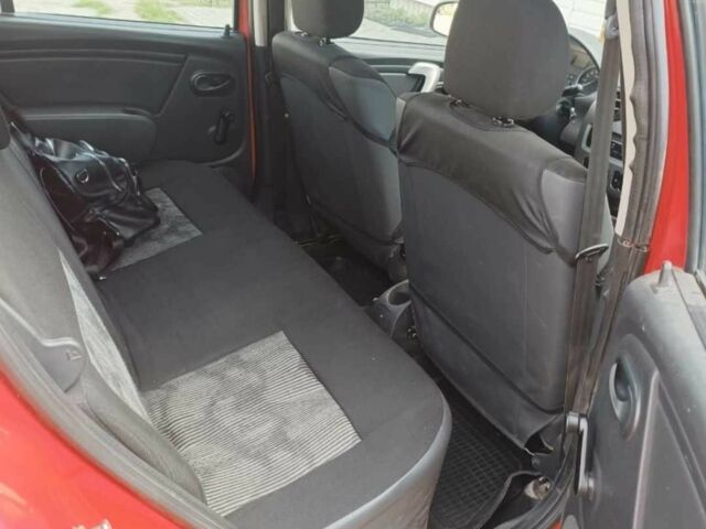 Красный Дачия Сандеро, объемом двигателя 1.4 л и пробегом 174 тыс. км за 4100 $, фото 5 на Automoto.ua