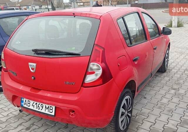 Красный Дачия Сандеро, объемом двигателя 1.15 л и пробегом 115 тыс. км за 4500 $, фото 3 на Automoto.ua