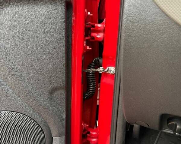 Красный Дачия Сандеро, объемом двигателя 1.39 л и пробегом 164 тыс. км за 4100 $, фото 8 на Automoto.ua