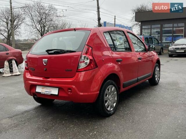 Красный Дачия Сандеро, объемом двигателя 1.2 л и пробегом 205 тыс. км за 4800 $, фото 2 на Automoto.ua