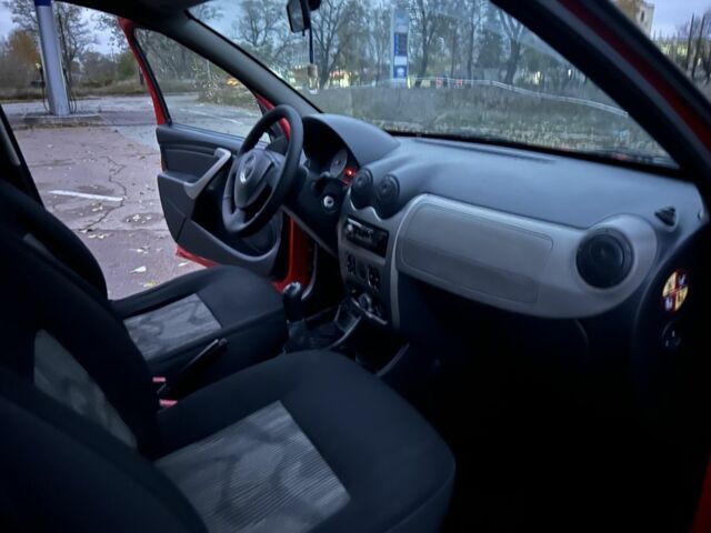 Червоний Дачія Sandero, об'ємом двигуна 1.1 л та пробігом 174 тис. км за 2999 $, фото 16 на Automoto.ua