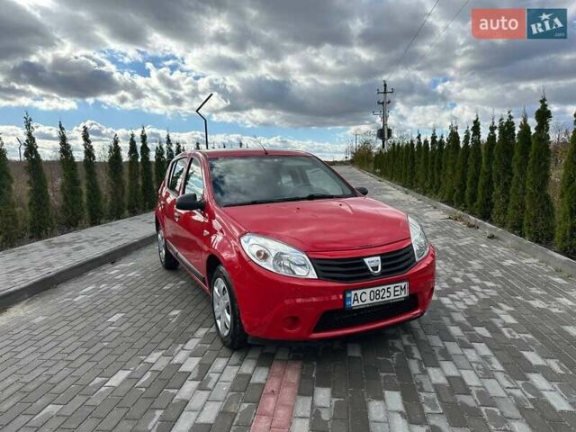 Дачія Sandero 2009 у Луцьку на Automoto.ua Червоний Дачія Sandero, об'ємом двигуна 1.4 л та пробігом 212 тис. км за 3950 $, фото 1 на Automoto.ua