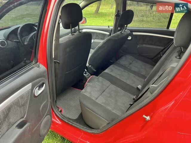 Красный Дачия Сандеро, объемом двигателя 1.4 л и пробегом 175 тыс. км за 3650 $, фото 10 на Automoto.ua