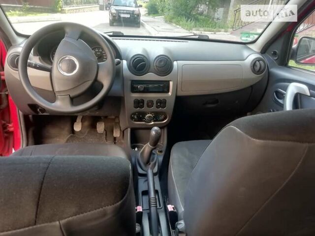 Красный Дачия Сандеро, объемом двигателя 1.4 л и пробегом 163 тыс. км за 4600 $, фото 4 на Automoto.ua