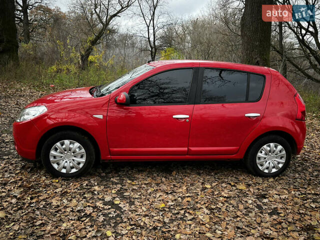 Красный Дачия Сандеро, объемом двигателя 1.4 л и пробегом 152 тыс. км за 4500 $, фото 2 на Automoto.ua