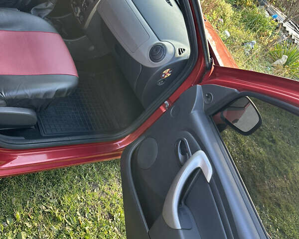 Червоний Дачія Sandero, об'ємом двигуна 1.4 л та пробігом 180 тис. км за 4800 $, фото 15 на Automoto.ua