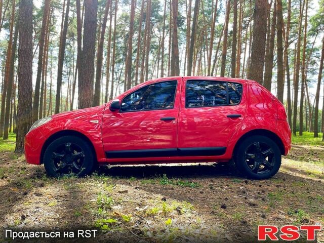 Красный Дачия Сандеро, объемом двигателя 1.1 л и пробегом 300 тыс. км за 3600 $, фото 2 на Automoto.ua