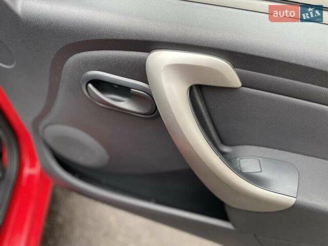 Красный Дачия Сандеро, объемом двигателя 1.2 л и пробегом 205 тыс. км за 4800 $, фото 33 на Automoto.ua