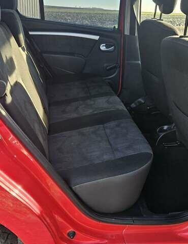 Красный Дачия Сандеро, объемом двигателя 1.4 л и пробегом 206 тыс. км за 4300 $, фото 11 на Automoto.ua