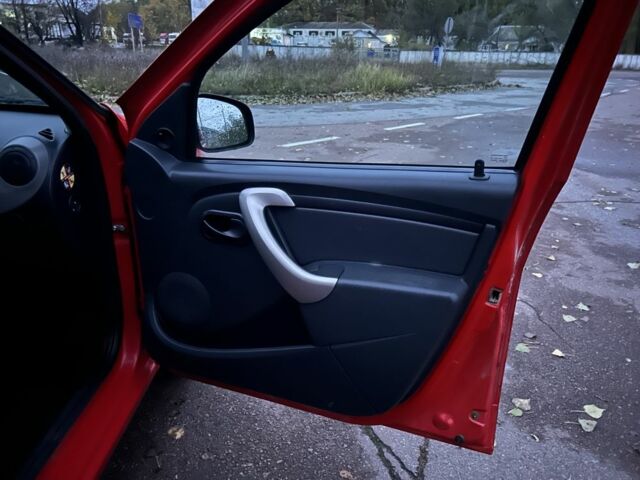 Червоний Дачія Sandero, об'ємом двигуна 1.1 л та пробігом 174 тис. км за 2999 $, фото 14 на Automoto.ua