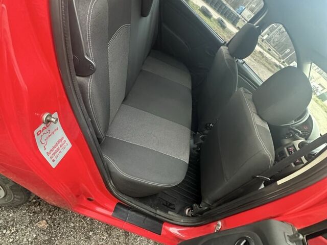 Красный Дачия Сандеро, объемом двигателя 1.4 л и пробегом 175 тыс. км за 4400 $, фото 19 на Automoto.ua