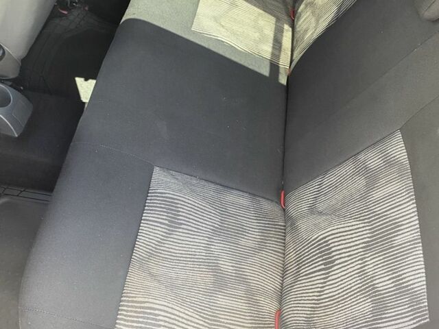 Красный Дачия Сандеро, объемом двигателя 1.4 л и пробегом 130 тыс. км за 4300 $, фото 2 на Automoto.ua