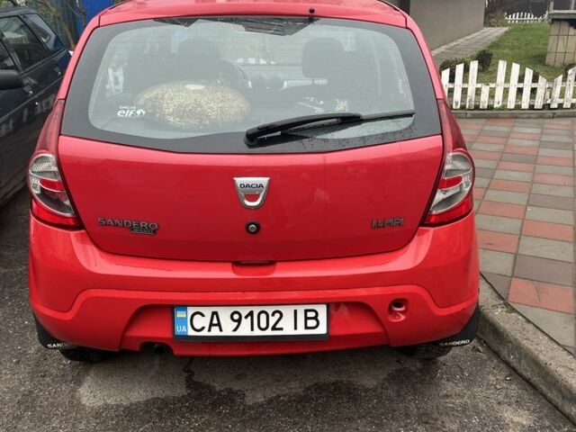 Красный Дачия Сандеро, объемом двигателя 1.4 л и пробегом 155 тыс. км за 4000 $, фото 2 на Automoto.ua