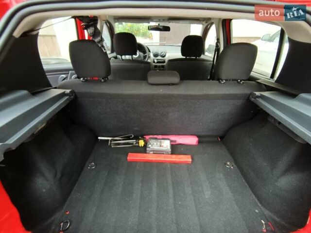 Красный Дачия Сандеро, объемом двигателя 1.39 л и пробегом 192 тыс. км за 3999 $, фото 21 на Automoto.ua