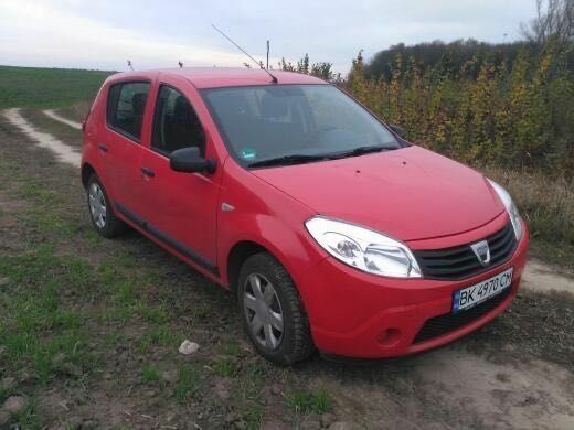 Красный Дачия Сандеро, объемом двигателя 1.4 л и пробегом 300 тыс. км за 3300 $, фото 1 на Automoto.ua