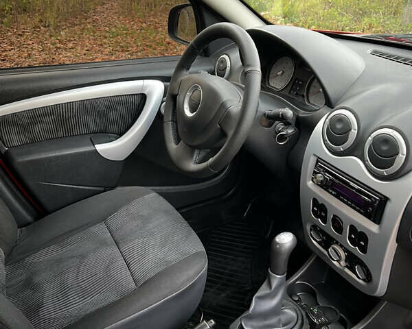 Красный Дачия Сандеро, объемом двигателя 1.4 л и пробегом 152 тыс. км за 4500 $, фото 13 на Automoto.ua