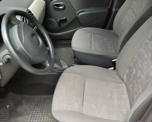 Червоний Дачія Sandero, об'ємом двигуна 1.4 л та пробігом 221 тис. км за 3700 $, фото 5 на Automoto.ua