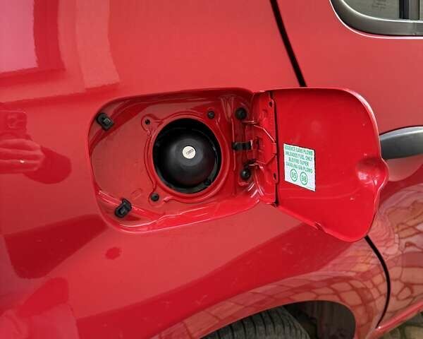 Червоний Дачія Sandero, об'ємом двигуна 1.4 л та пробігом 131 тис. км за 4000 $, фото 13 на Automoto.ua
