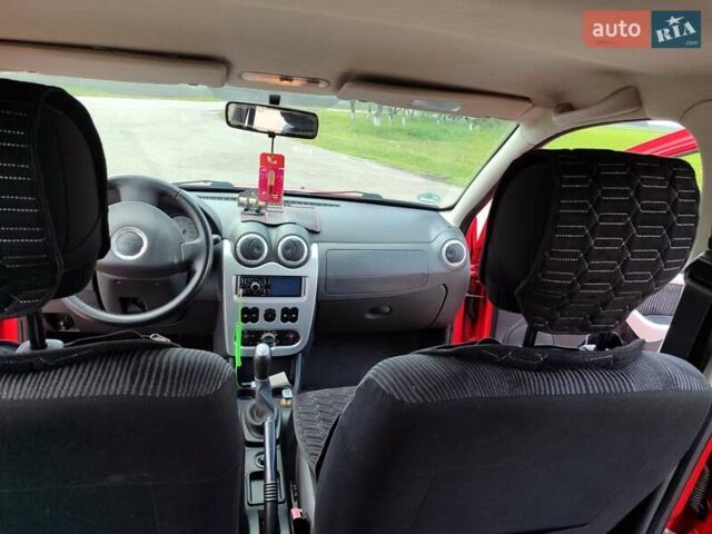 Красный Дачия Сандеро, объемом двигателя 1.39 л и пробегом 157 тыс. км за 4750 $, фото 7 на Automoto.ua