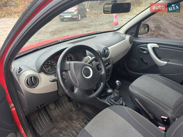 Красный Дачия Сандеро, объемом двигателя 1.39 л и пробегом 175 тыс. км за 4400 $, фото 14 на Automoto.ua