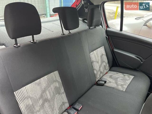 Красный Дачия Сандеро, объемом двигателя 1.2 л и пробегом 205 тыс. км за 4800 $, фото 30 на Automoto.ua