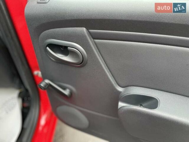 Красный Дачия Сандеро, объемом двигателя 1.2 л и пробегом 205 тыс. км за 4800 $, фото 29 на Automoto.ua