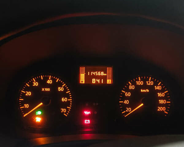 Красный Дачия Сандеро, объемом двигателя 1.4 л и пробегом 115 тыс. км за 3500 $, фото 7 на Automoto.ua