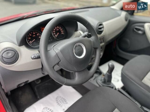 Красный Дачия Сандеро, объемом двигателя 1.2 л и пробегом 205 тыс. км за 4800 $, фото 11 на Automoto.ua