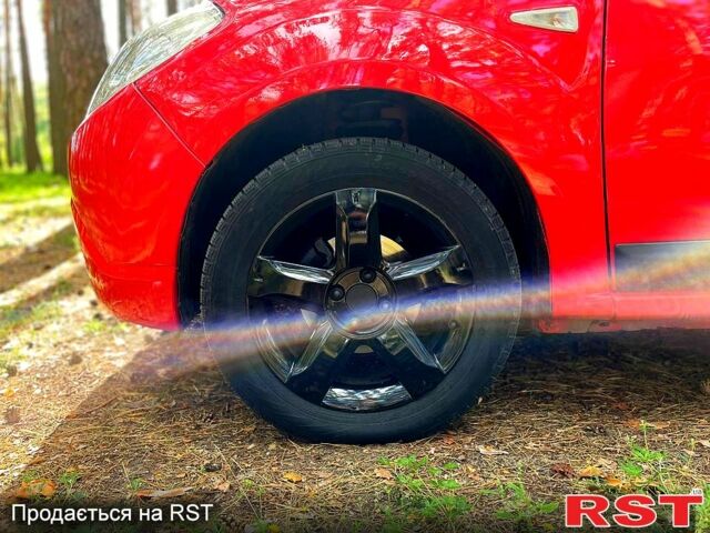 Красный Дачия Сандеро, объемом двигателя 1.1 л и пробегом 300 тыс. км за 3600 $, фото 8 на Automoto.ua