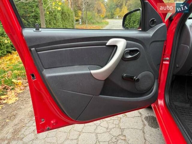 Красный Дачия Сандеро, объемом двигателя 1.39 л и пробегом 164 тыс. км за 4100 $, фото 7 на Automoto.ua