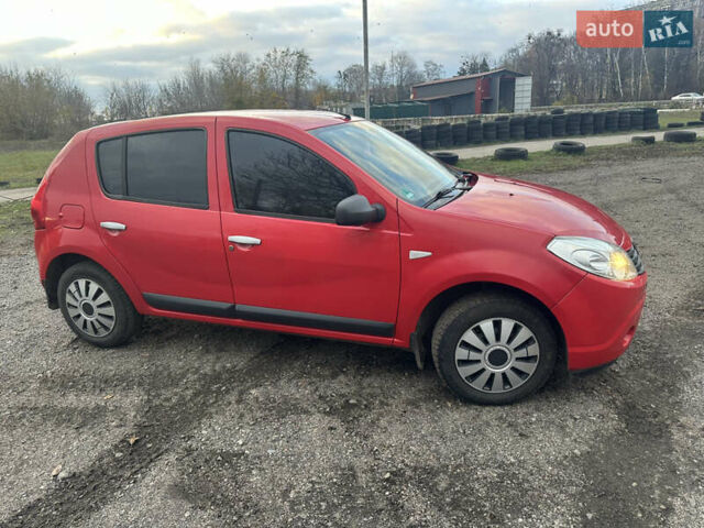 Красный Дачия Сандеро, объемом двигателя 1.39 л и пробегом 175 тыс. км за 4400 $, фото 10 на Automoto.ua
