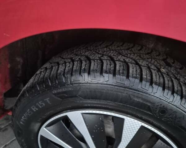 Дачия Сандеро 2009 в Киверцы на Automoto.ua Красный Дачия Сандеро, объемом двигателя 1.4 л и пробегом 156 тыс. км за 3999 $, фото 4 на Automoto.ua