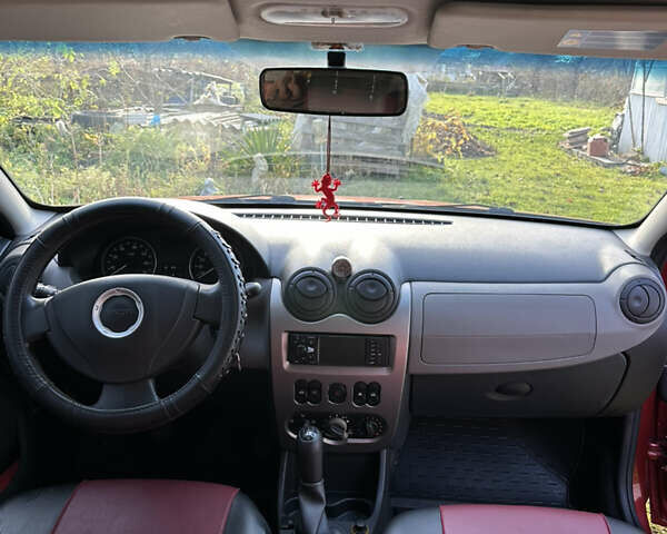 Червоний Дачія Sandero, об'ємом двигуна 1.4 л та пробігом 180 тис. км за 4800 $, фото 18 на Automoto.ua