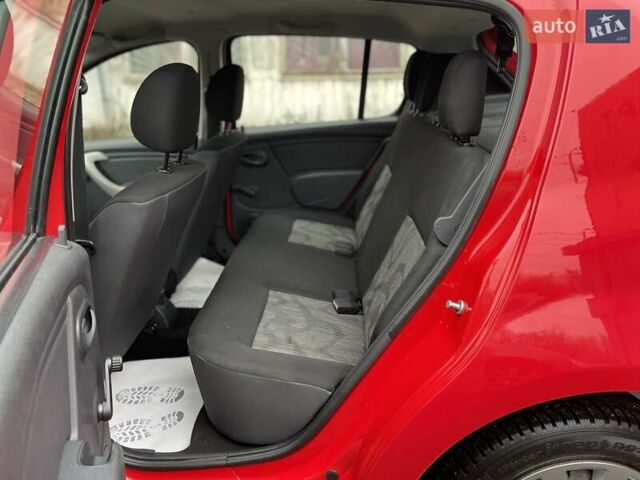 Красный Дачия Сандеро, объемом двигателя 1.2 л и пробегом 205 тыс. км за 4800 $, фото 23 на Automoto.ua