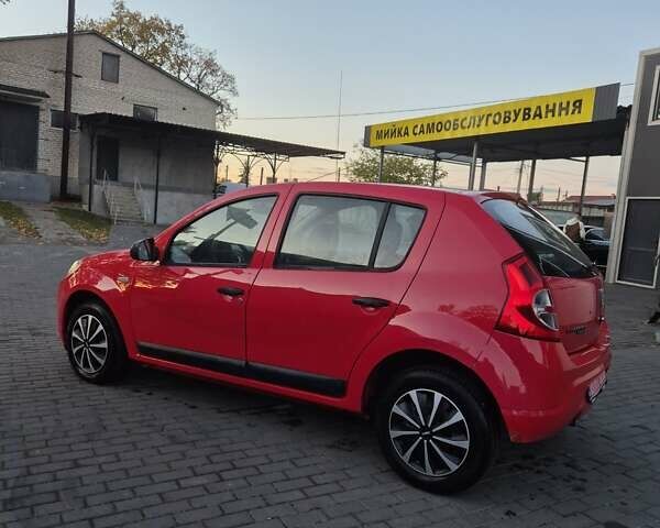 Дачия Сандеро 2009 в Киверцы на Automoto.ua Красный Дачия Сандеро, объемом двигателя 1.4 л и пробегом 156 тыс. км за 3999 $, фото 3 на Automoto.ua