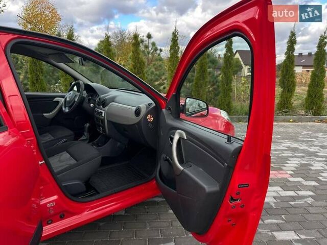 Дачія Sandero 2009 у Луцьку на Automoto.ua Червоний Дачія Sandero, об'ємом двигуна 1.4 л та пробігом 212 тис. км за 3950 $, фото 9 на Automoto.ua