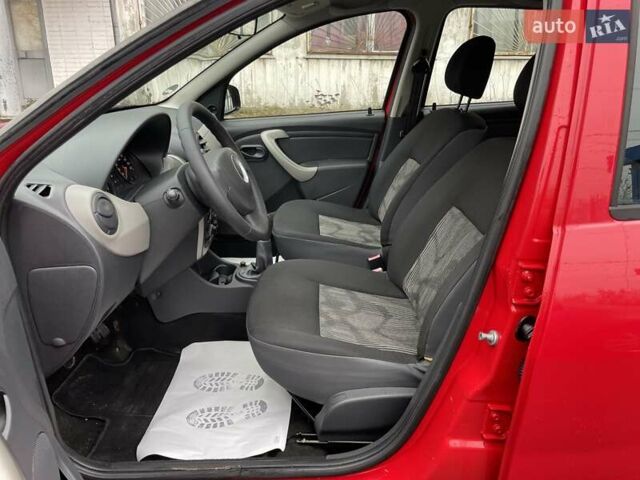 Красный Дачия Сандеро, объемом двигателя 1.2 л и пробегом 205 тыс. км за 4800 $, фото 10 на Automoto.ua