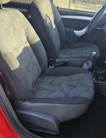 Красный Дачия Сандеро, объемом двигателя 1.4 л и пробегом 206 тыс. км за 4300 $, фото 10 на Automoto.ua