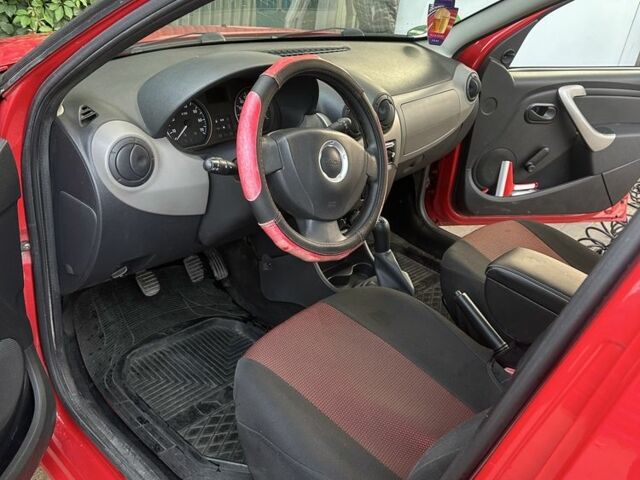 Червоний Дачія Sandero, об'ємом двигуна 1.4 л та пробігом 162 тис. км за 4300 $, фото 1 на Automoto.ua