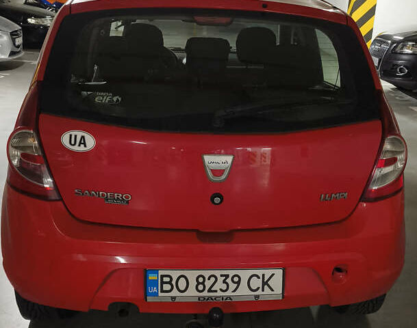 Красный Дачия Сандеро, объемом двигателя 1.4 л и пробегом 115 тыс. км за 3500 $, фото 3 на Automoto.ua